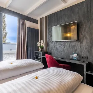 3* Hotel Plaza