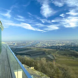 https://suite-am-kahlenberg.vienna-besthotels.com